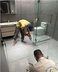 Thi Công Chít Mạch Khu Vệ Sinh Bằng Keo Tebond Epoxy Mã Màu TB17 Thi Công Chít Mạch Khu Vệ Sinh Bằng Keo Tebond Epoxy Mã Màu TB17