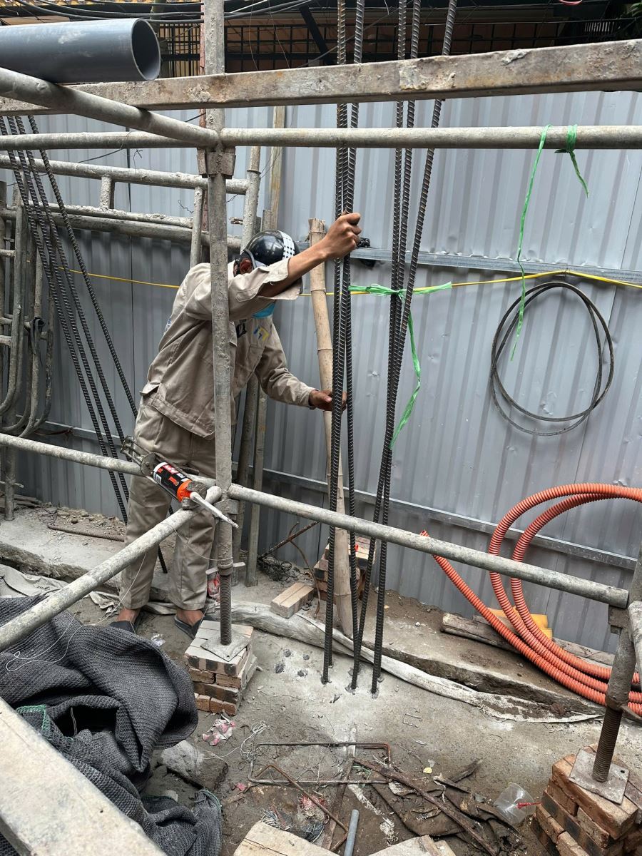 cấy thép cột