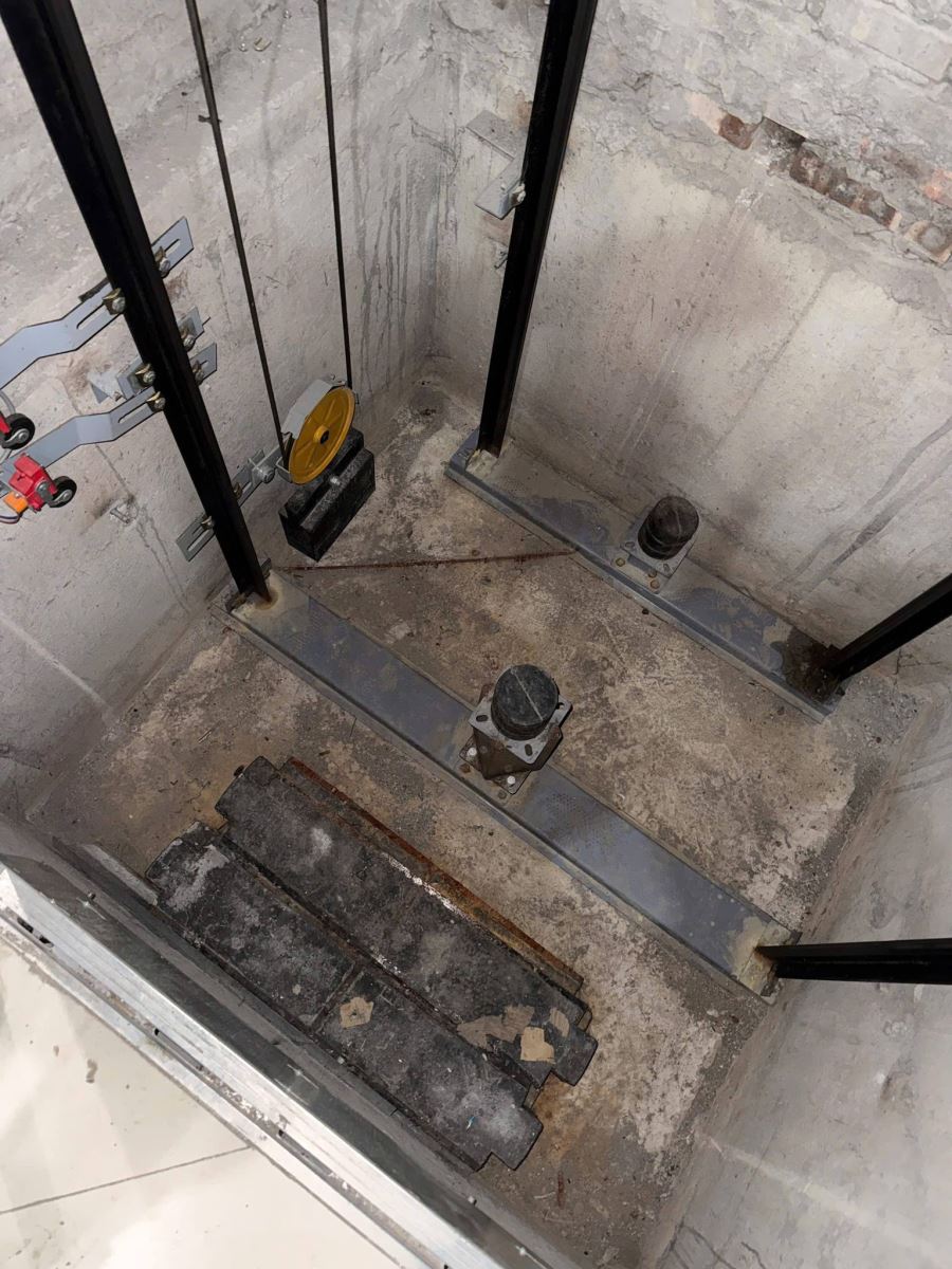 chống thấm hố pít thang máy