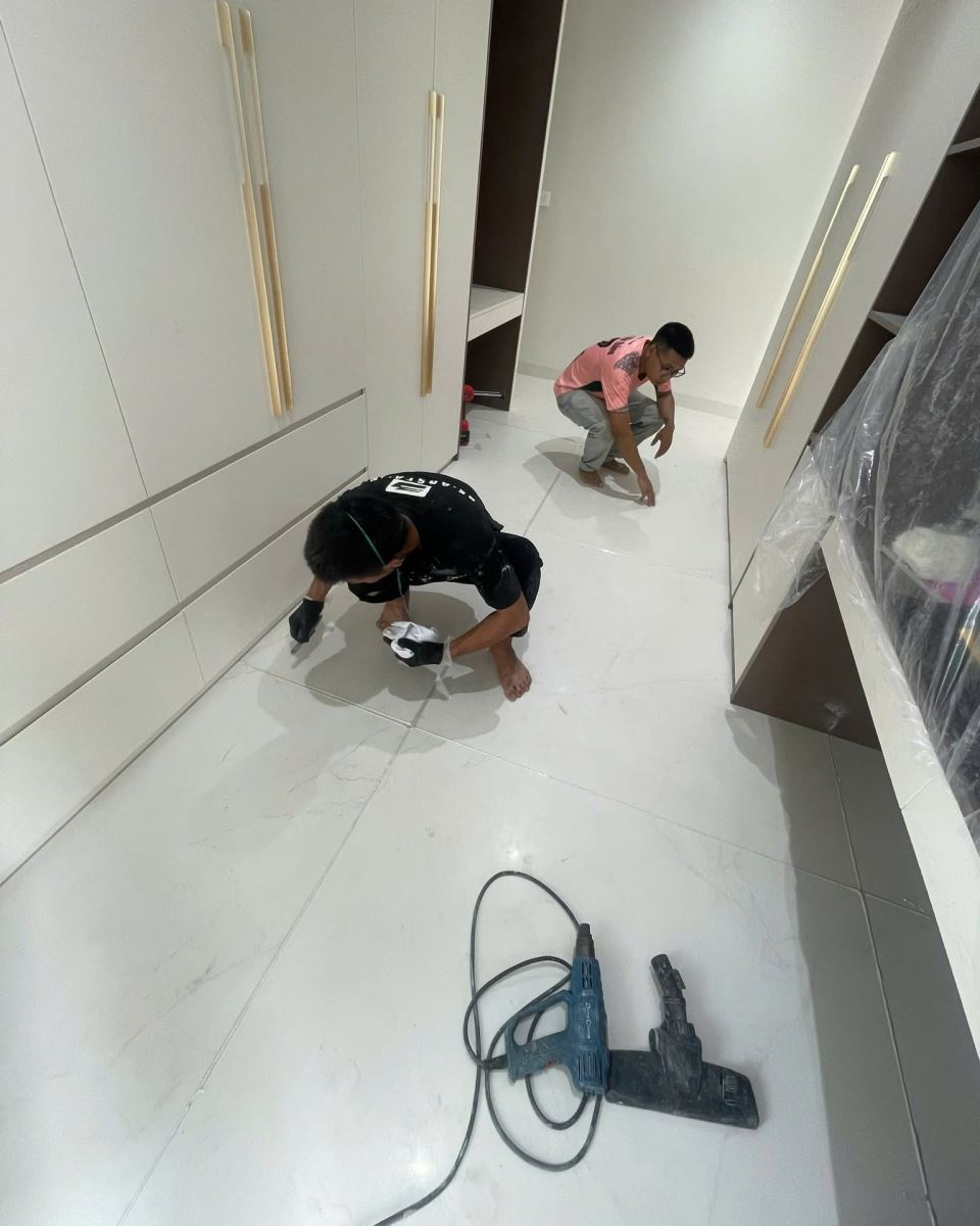 thi công keo chít mạch