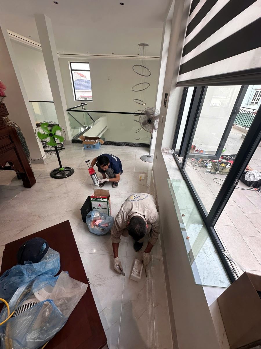 thi công keo chít mạch