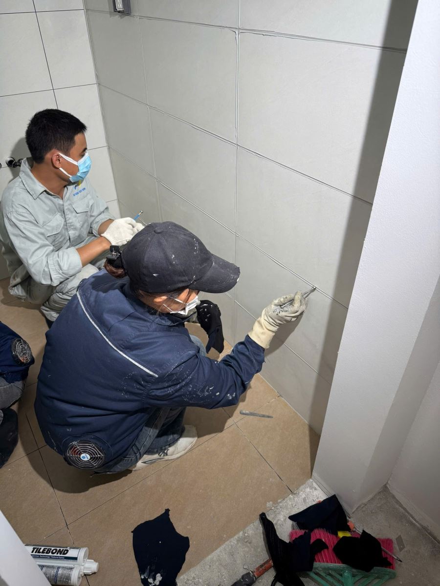 thi công keo chít mạch