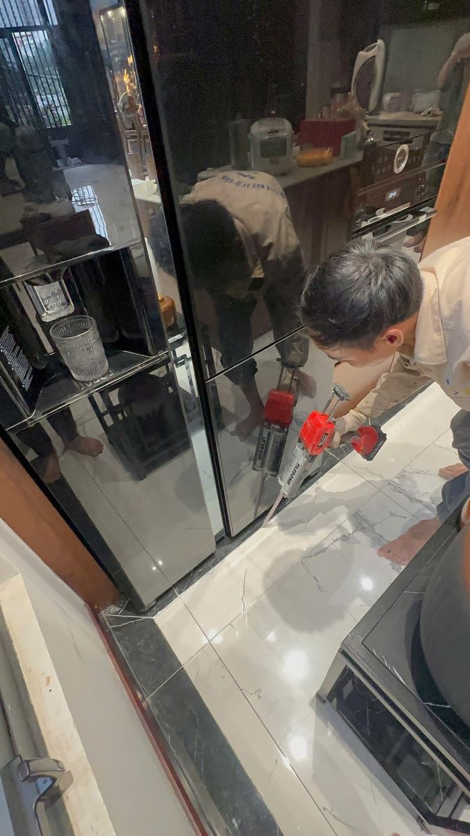thi công keo chít mạch